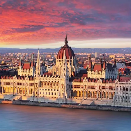 Downtown Deluxe * Budapeszt