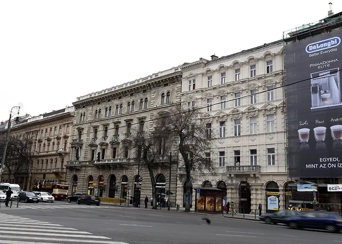 Downtown Deluxe * Budapesta