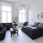 شقة Downtown Deluxe